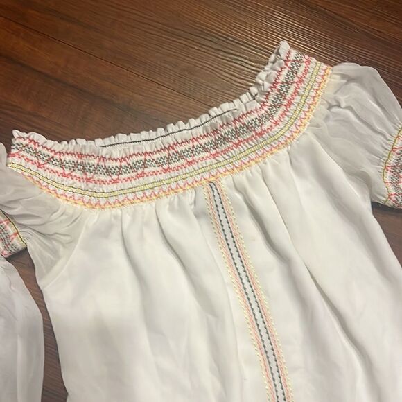 White House Black Market LIKE NEW White Off Shoulder Shirt Long Sleeve Colorful - Picture 2 of 4